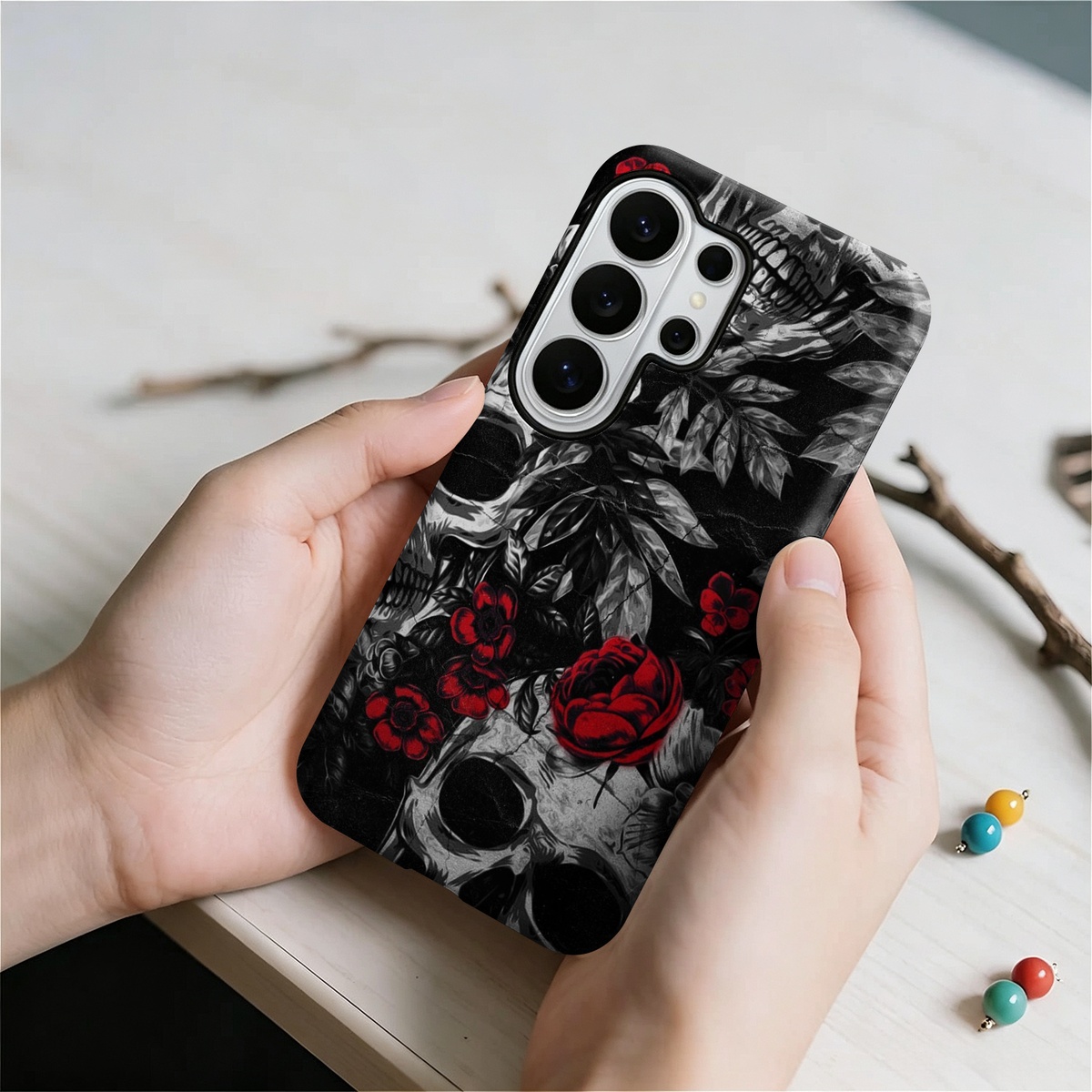 スカル＆レッドローズ 2-in-1 デュアルレイヤー携帯ケー - Phone Accessories Red のレビューと価格