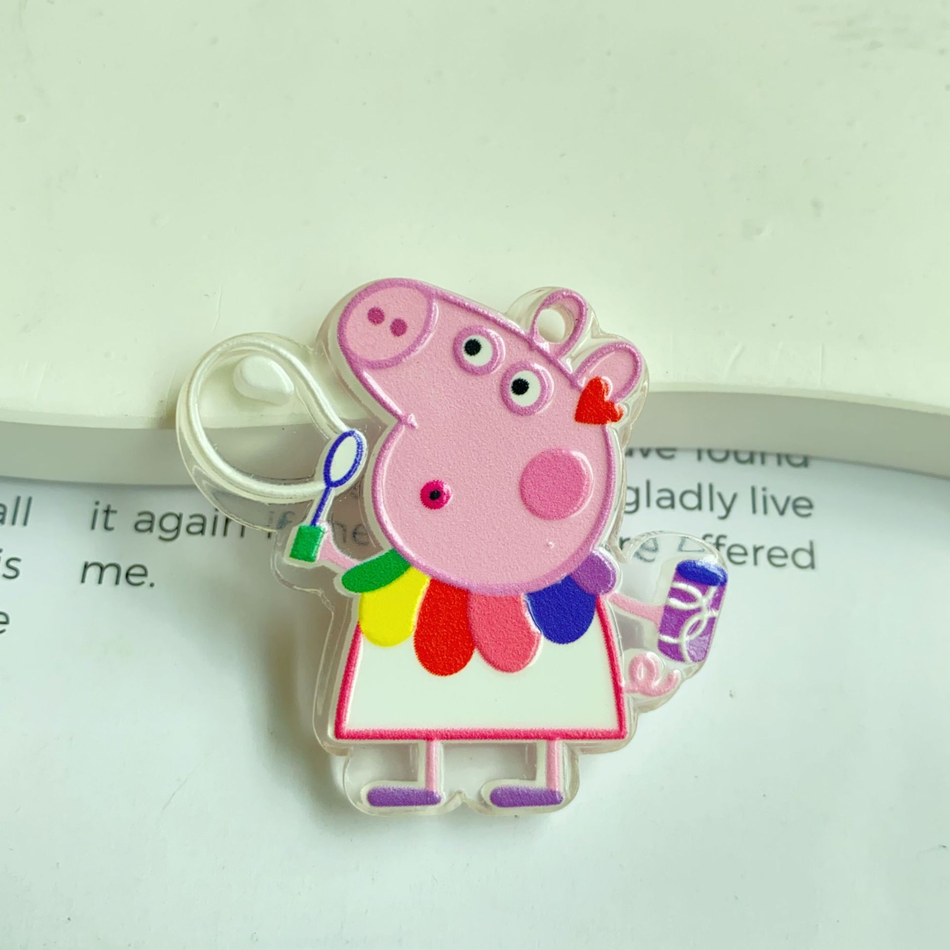 吊り下げ穴付きの光沢のあるオイルエンボス加工の漫画ペッパピッ - Phone Accessories And Electronics のレビューと価格