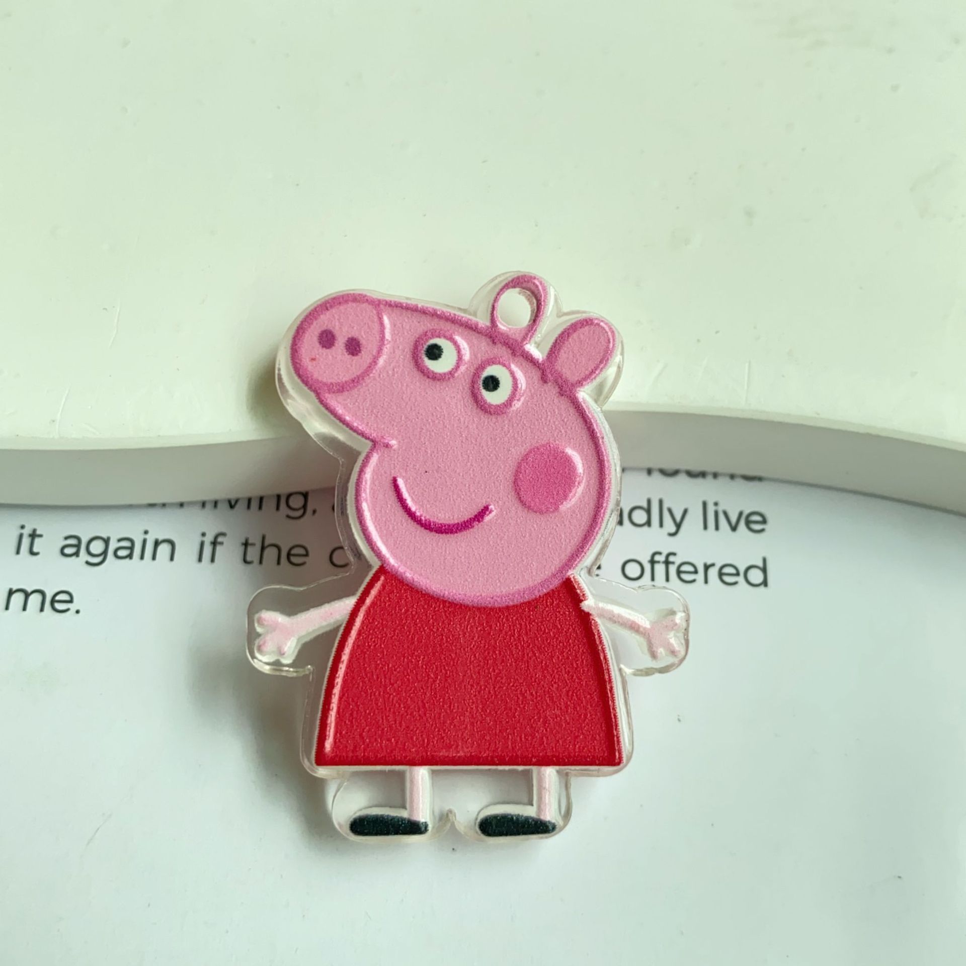吊り下げ穴付きの光沢のあるオイルエンボス加工の漫画ペッパピッ - Phone Accessories And Electronics のレビューと価格