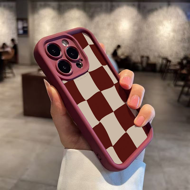 ワインレッドの変形グリッド柄iPhoneケース (iPhon - Phone Accessories Red のレビューと価格